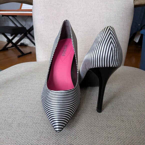 NWT Guess Black & White Satin Striped Heels - Size 10 - Picture 6 of 7